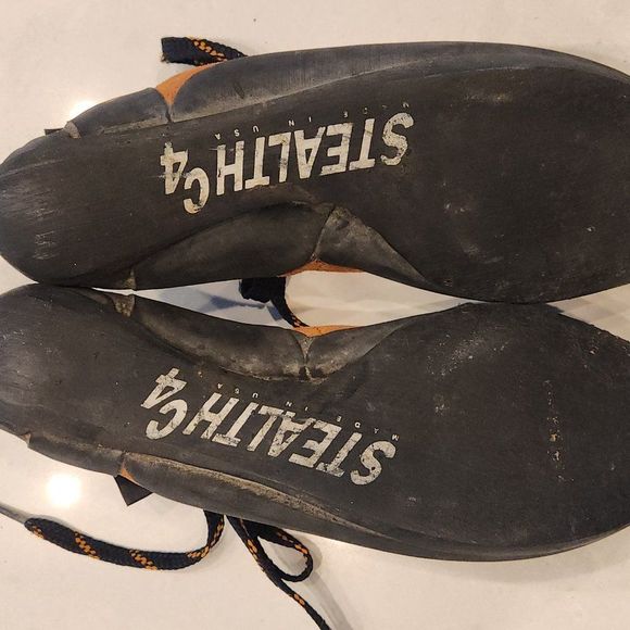 Five Ten Asym Stealth C4 climbing shoes. Size 8 - Picture 6 of 7